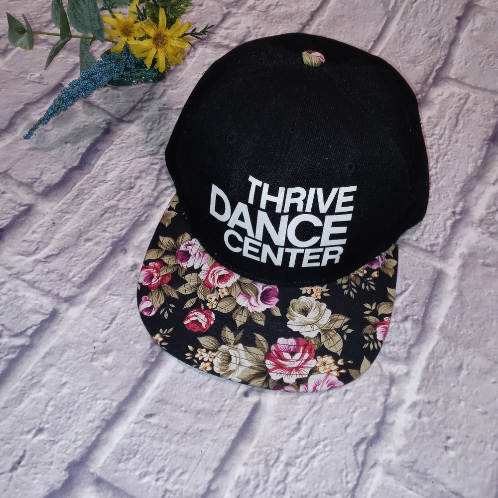BOGO🆓 | NWOT Thrive Dance Center Snap-Back Cap